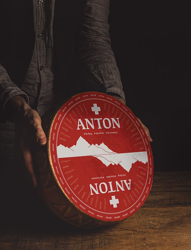 Anton Käse in Käserei